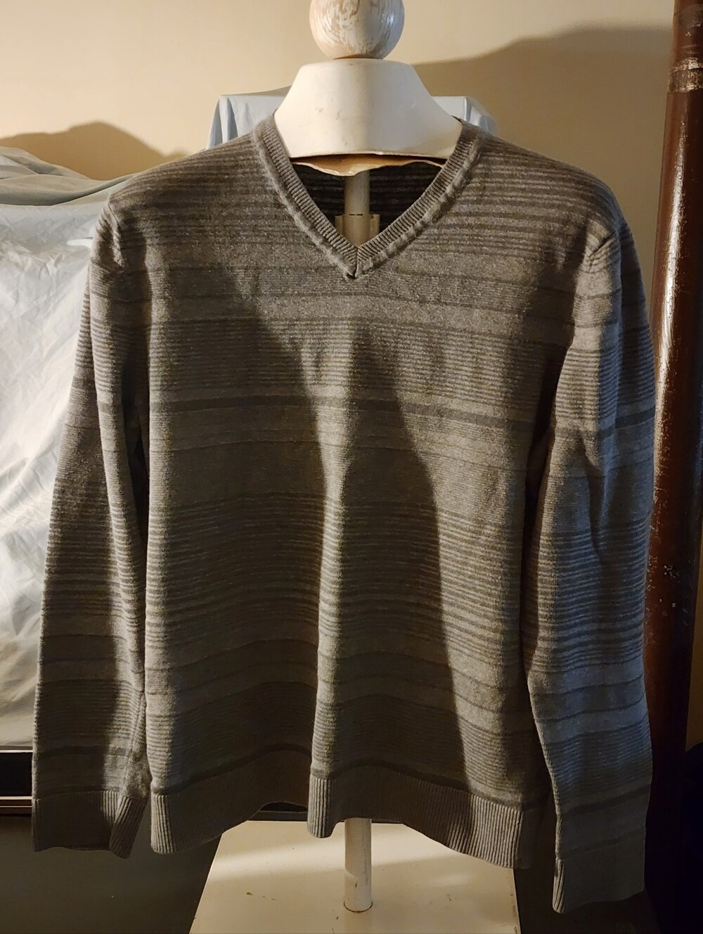 Alfani Men's Heather Gray V-Neck Textured Knit Sweater
